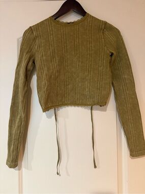 Forever 21 Olive Green Ribbed Long-Sleeve Crop Top with Open Back Junior’s Small